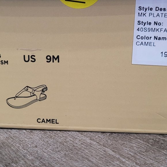 MICHAEL MICHAEL KORS Logo Plaque Sandal Camel Color Sz 9M - Picture 2 of 3